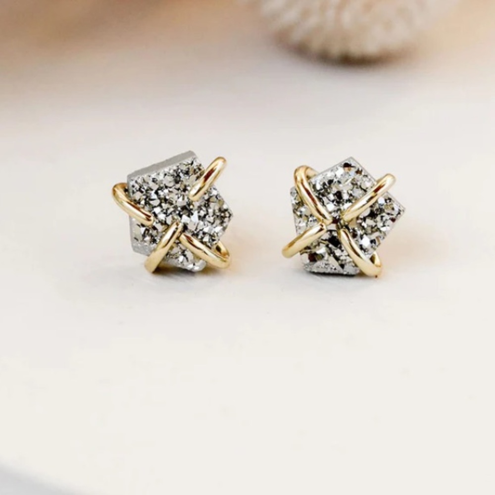 JaxKelly Silver Druzy Prong Earrings NWT